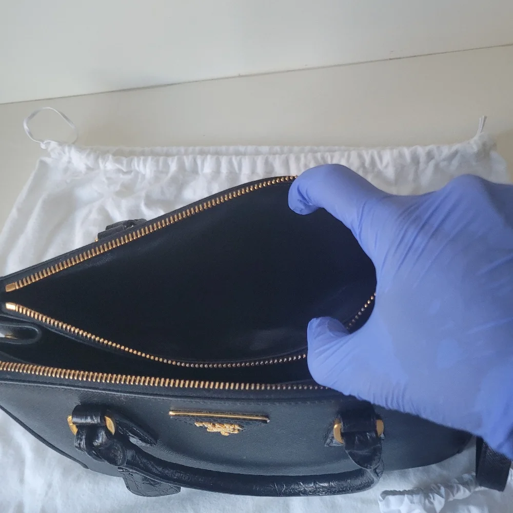 PRADA Crocodile Galleria Saffiano Leather Black Bag - Picture 12 of 17